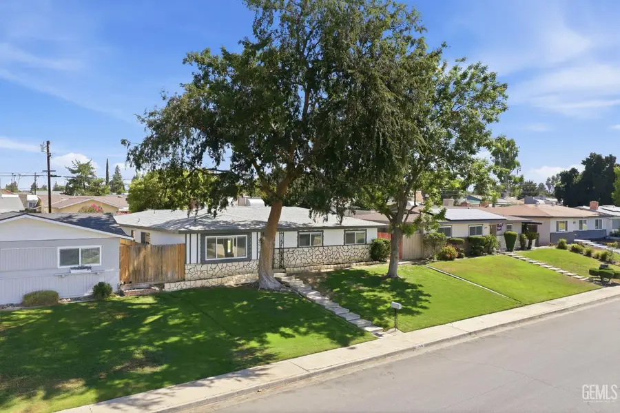 3516 CARDINAL AVENUE, Bakersfield, CA 93306 - #2