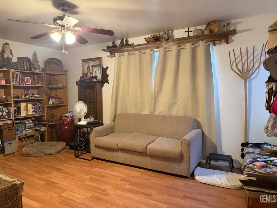 2917 CHESTER LANE, Bakersfield, CA 93304 - #3