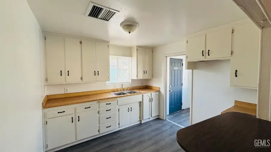 616 FIG STREET, Bakersfield, CA 93304 - #3