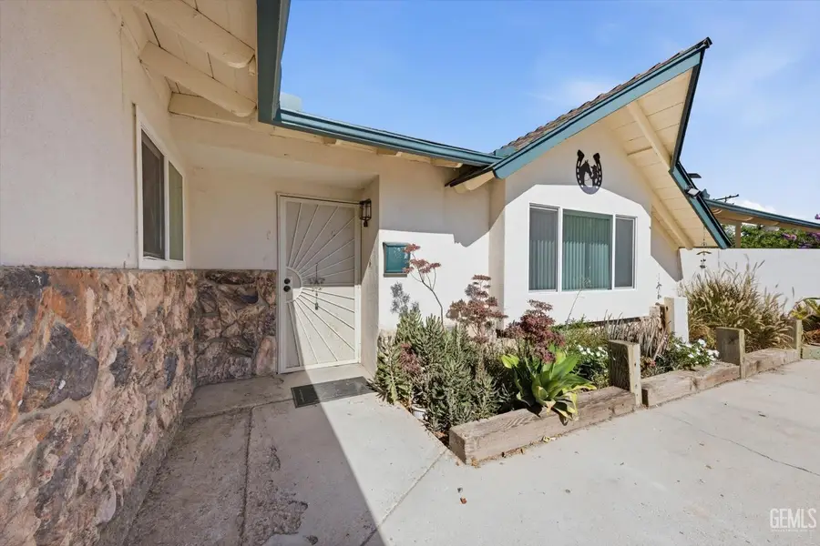 1031 ELIZABETH COURT, Bakersfield, CA 93308 - #2