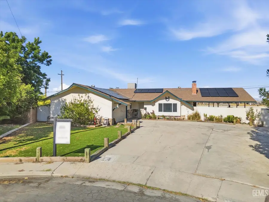 1031 ELIZABETH COURT, Bakersfield, CA 93308 - #3