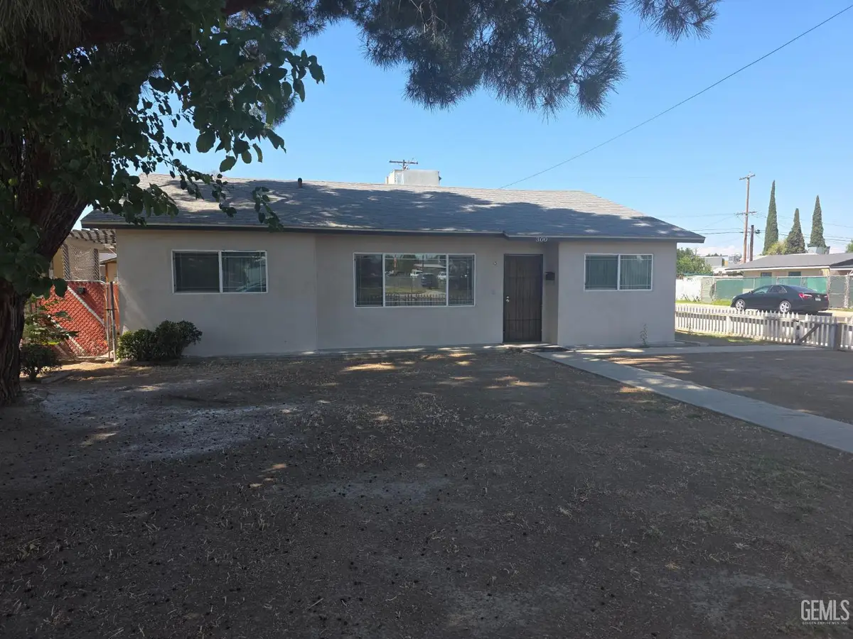 300 HARLOW AVENUE, McFarland, CA 93250 - #1
