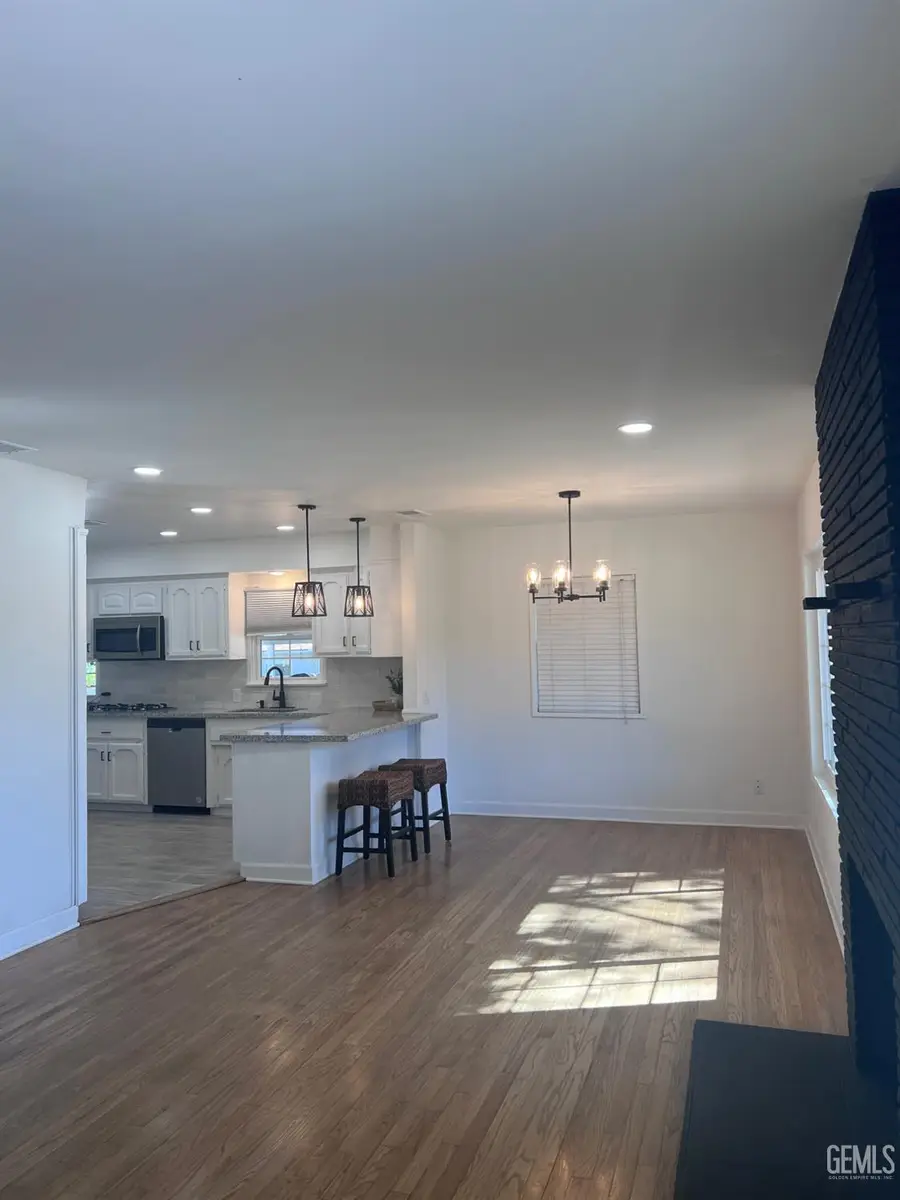 1735 LOS ROBLES DRIVE, Bakersfield, CA 93306 - #3