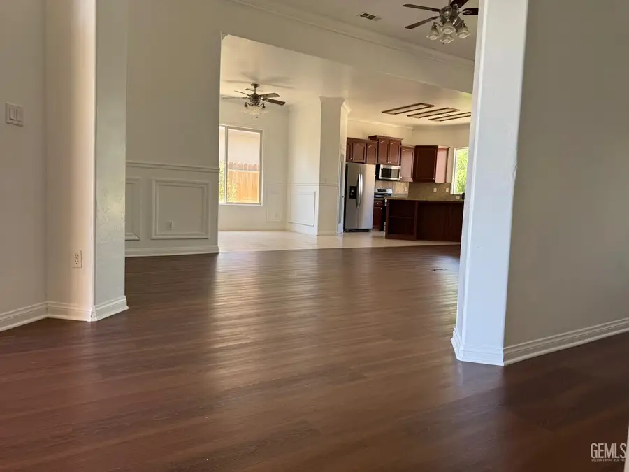 2802 SILVER SHORE LANE, Bakersfield, CA 93313 - #3
