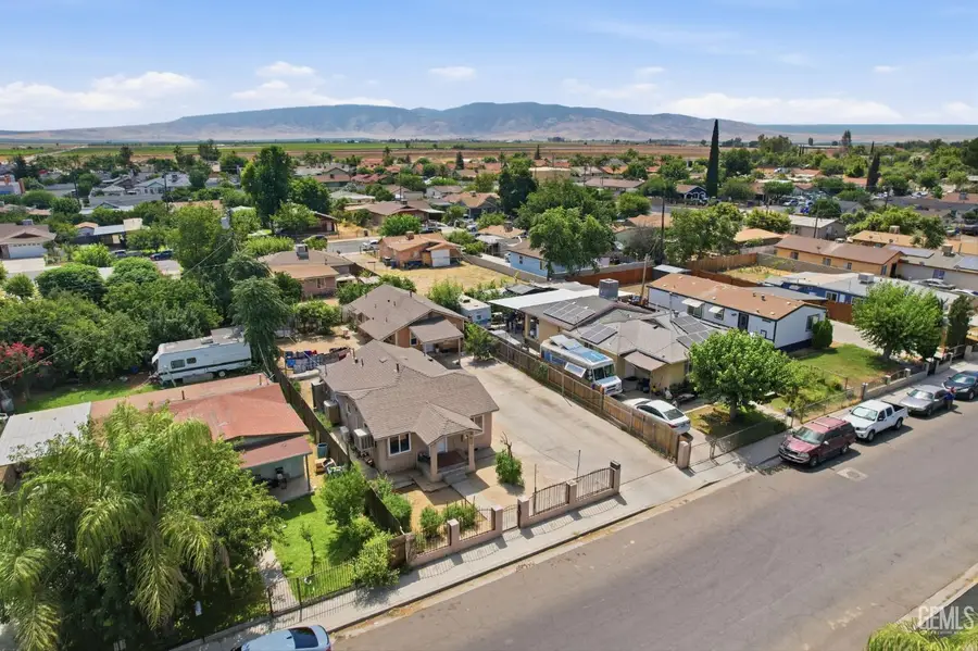 9717 WACO AVENUE, Lamont, CA 93241 - #3