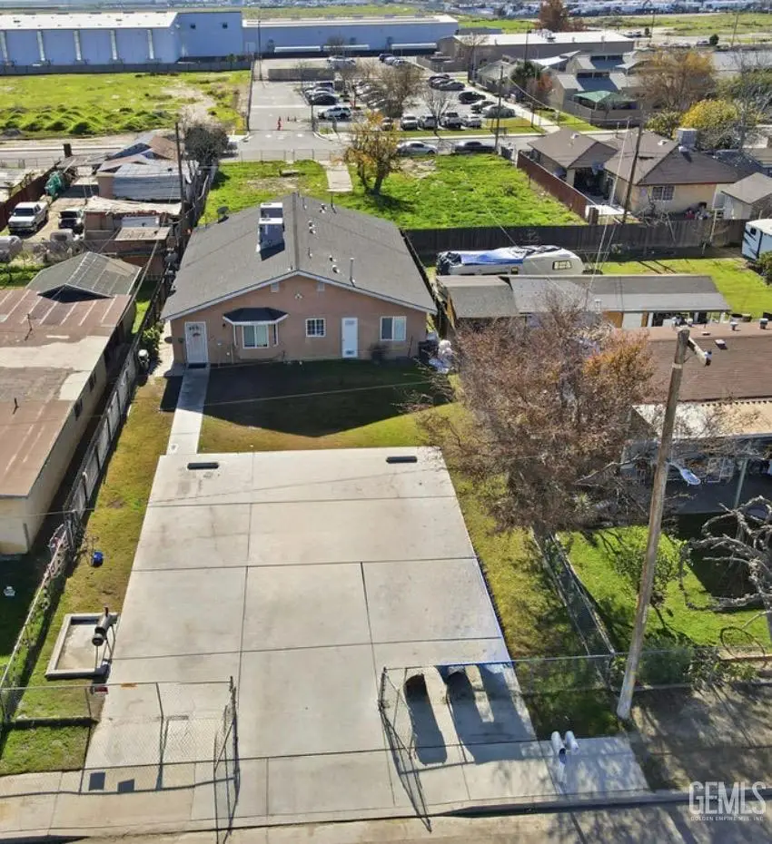1909 PADRE ST., Bakersfield, CA 93307 - #2