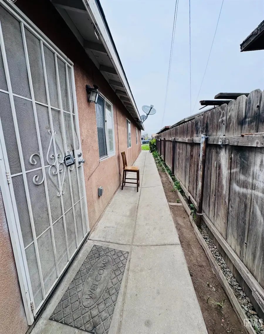 1909 PADRE ST., Bakersfield, CA 93307 - #3