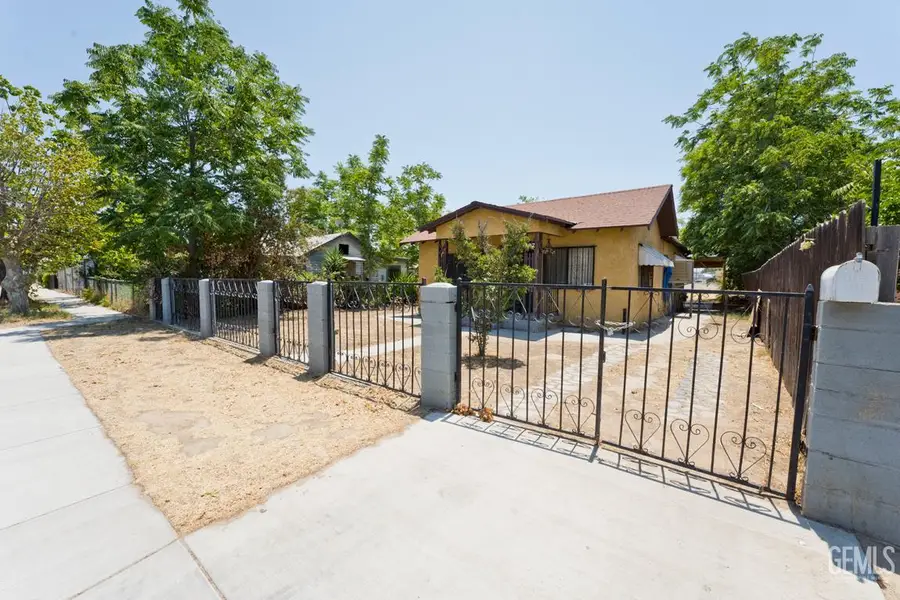 407 ALPINE STREET, Bakersfield, CA 93305 - #2