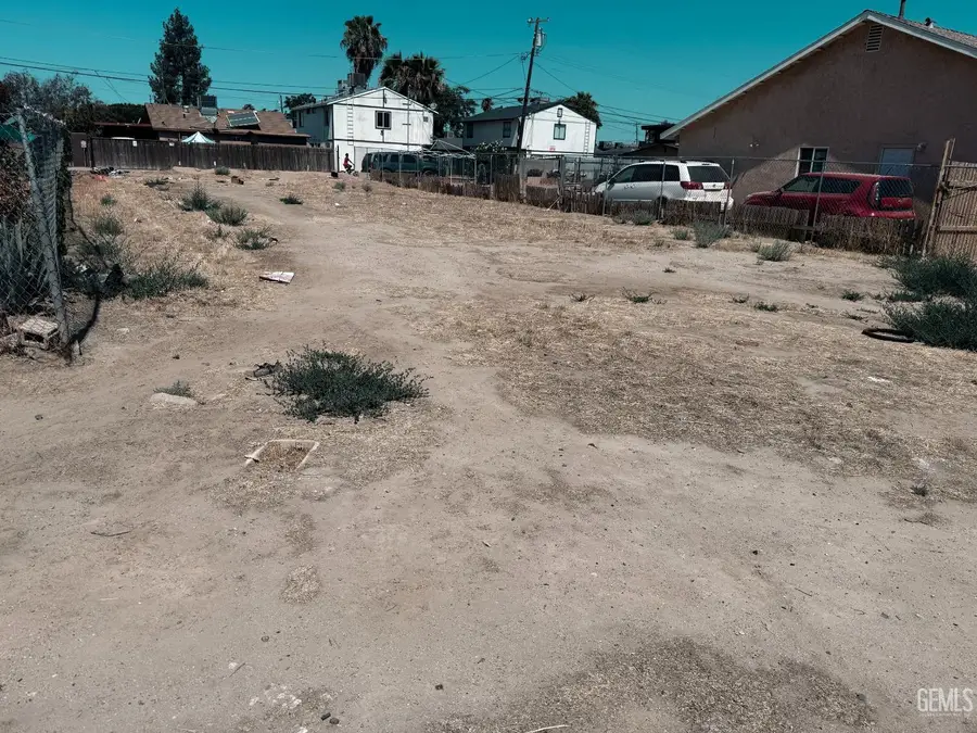 218 S BROWN STREET, Bakersfield, CA 93307 - #3