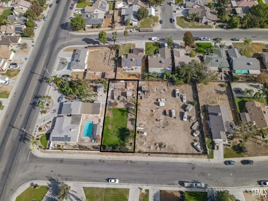 5712 OSBORNE ST., Bakersfield, CA 93307 - #3