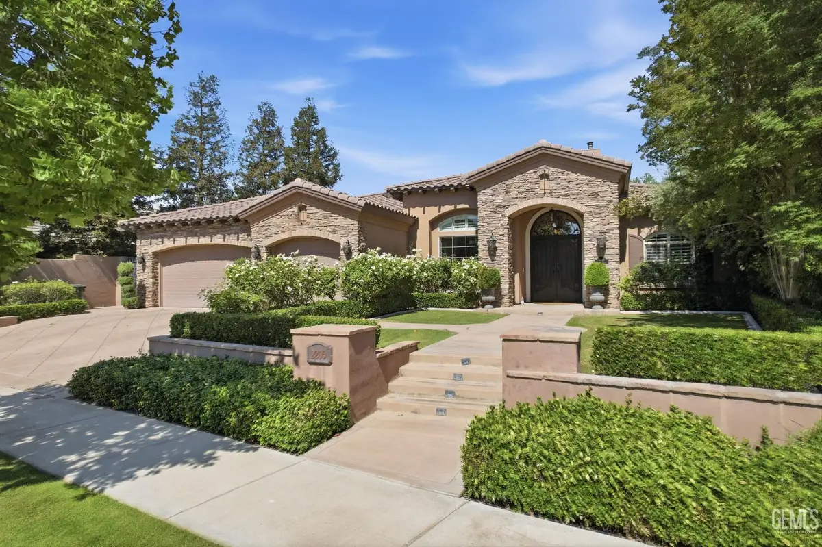 2206 RIBBLE VALLEY DRIVE, Bakersfield, CA 93311 - #1