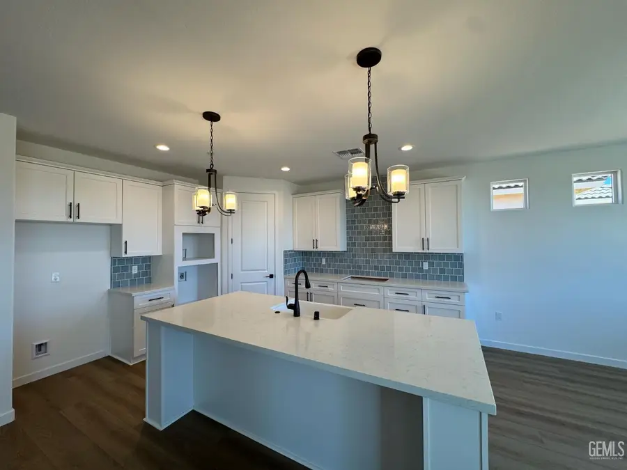 11029 ALCAZAR AVENUE, Bakersfield, CA 93311 - #3