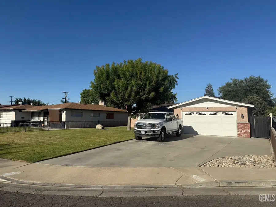 3212 EARNEST COURT, Bakersfield, CA 93304 - #2