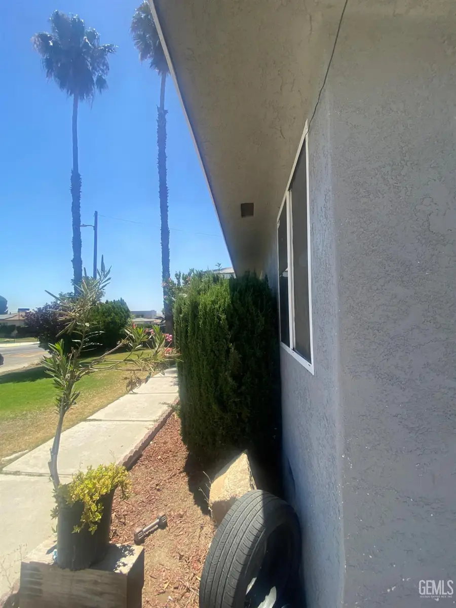 3120 CENTER STREET, Bakersfield, CA 93306 - #2