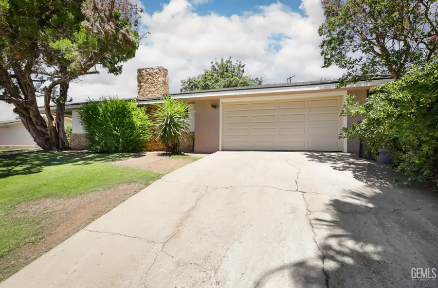 5108 MONTECITO DRIVE, Bakersfield, CA 93306 - #3