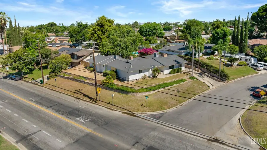 1800 COUNTRY CLUB DRIVE, Bakersfield, CA 93306 - #2