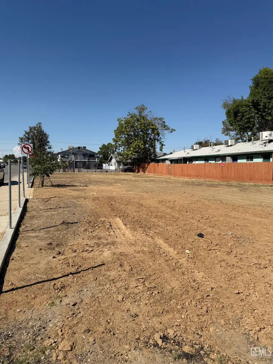 1141 OWENS STREET, Bakersfield, CA 93305 - #3