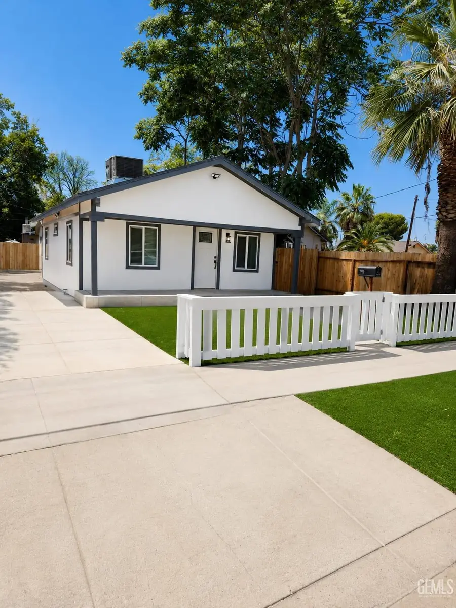1006 6TH STREET, Bakersfield, CA 93304 - #2