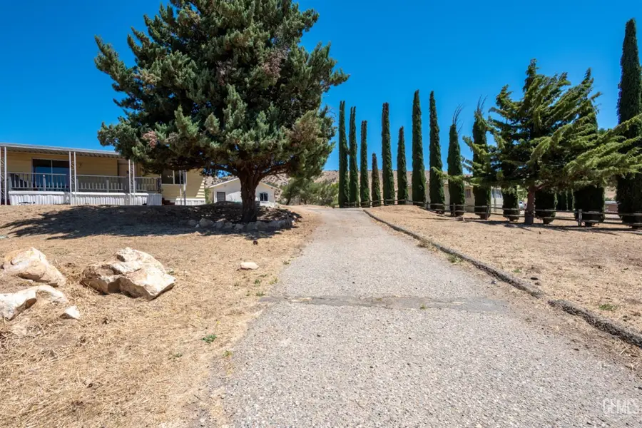 1195 ARABIAN DRIVE, Tehachapi, CA 93561 - #3