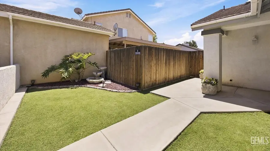 5005 SHADOW BRANCH STREET, Bakersfield, CA 93313 - #3