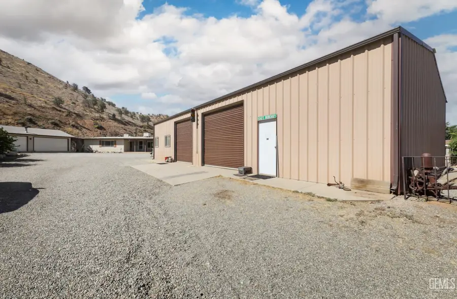 2430 COMMERCIAL AVENUE, Lake Isabella, CA 93240 - #2