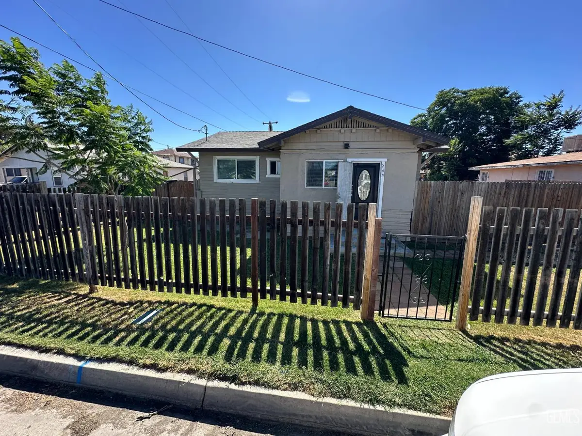 245 L STREET, Bakersfield, CA 93304 - #1