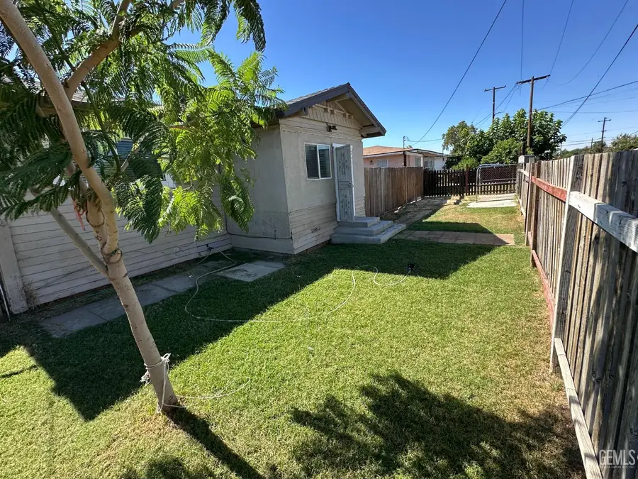 245 L STREET, Bakersfield, CA 93304 - #2