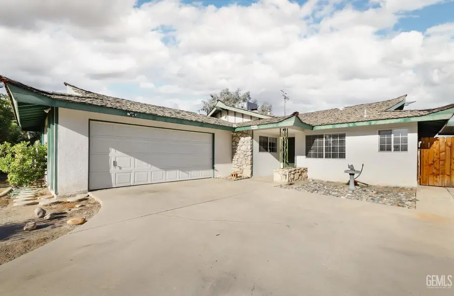2817 DELBURN STREET, Bakersfield, CA 93304 - #2