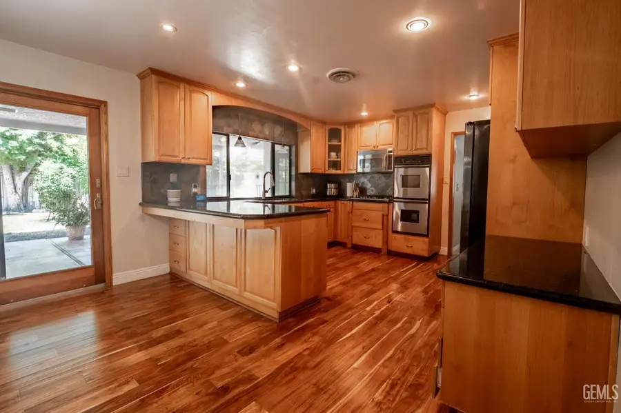 4008 BARBARA AVENUE, Bakersfield, CA 93309 - #3
