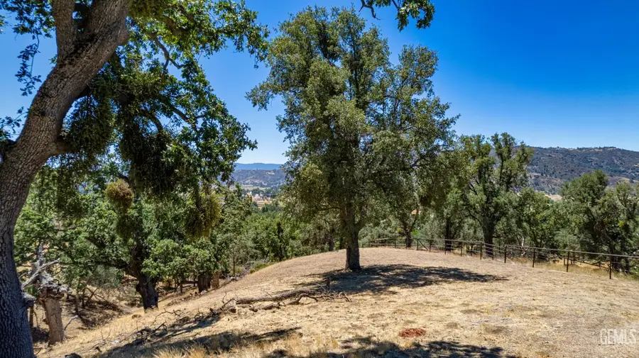 24590 DEERTRAIL DRIVE, Tehachapi, CA 93561 - #3
