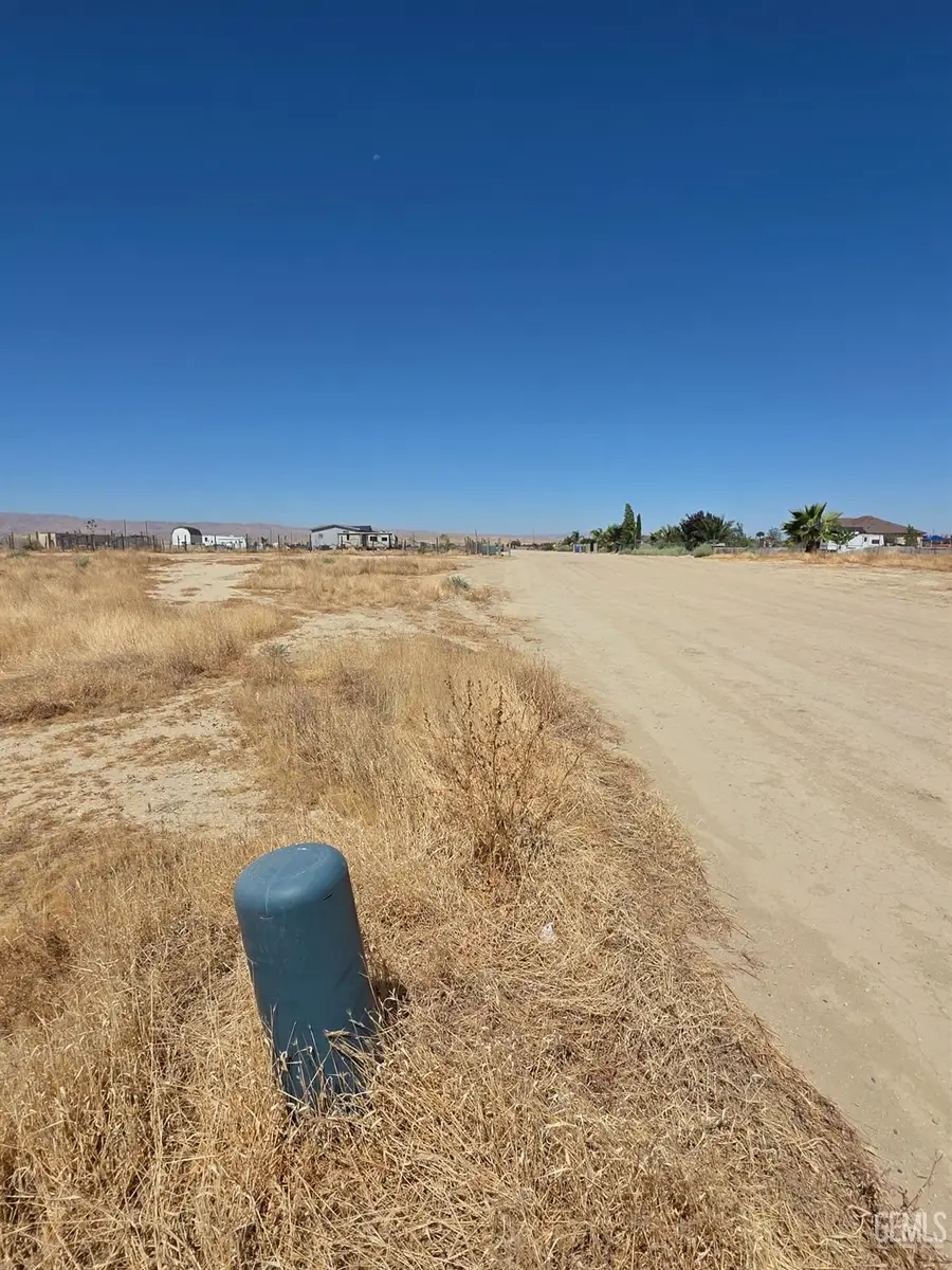 28143 MUSTANG AVENUE, Taft, CA 93268 - #3
