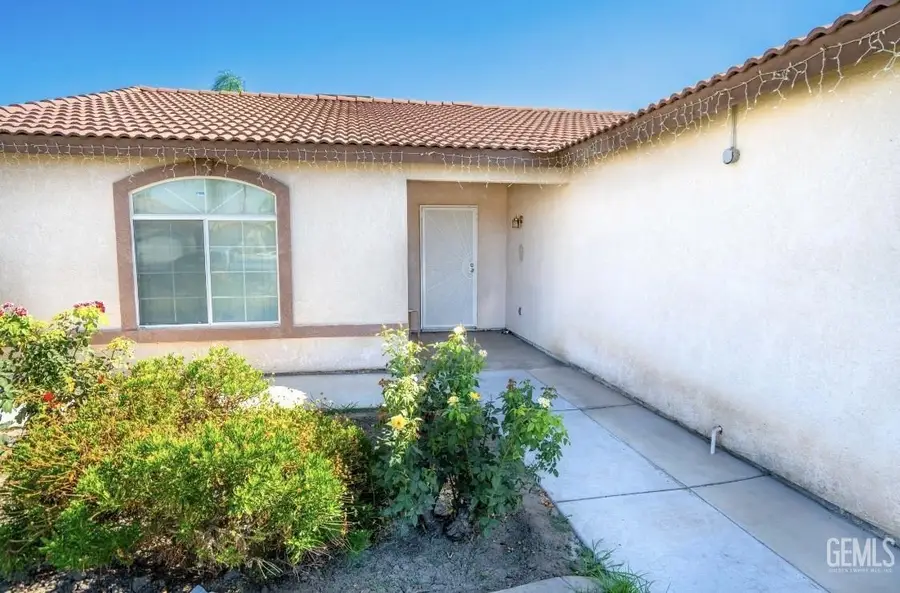 1211 ENGELBERG DRIVE, Bakersfield, CA 93307 - #2