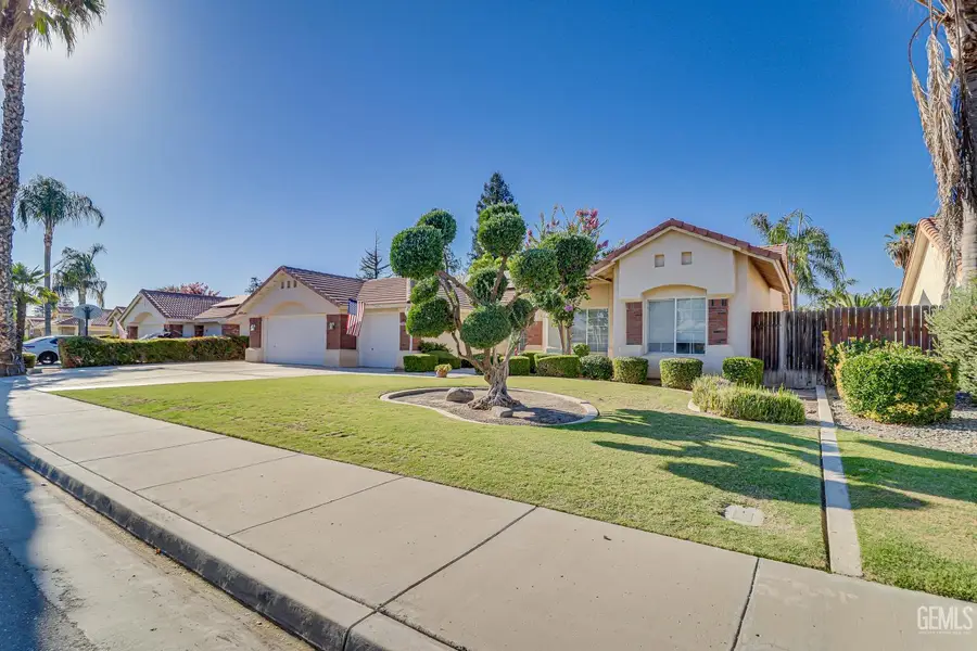 3508 BRISBANE AVENUE, Bakersfield, CA 93313 - #3