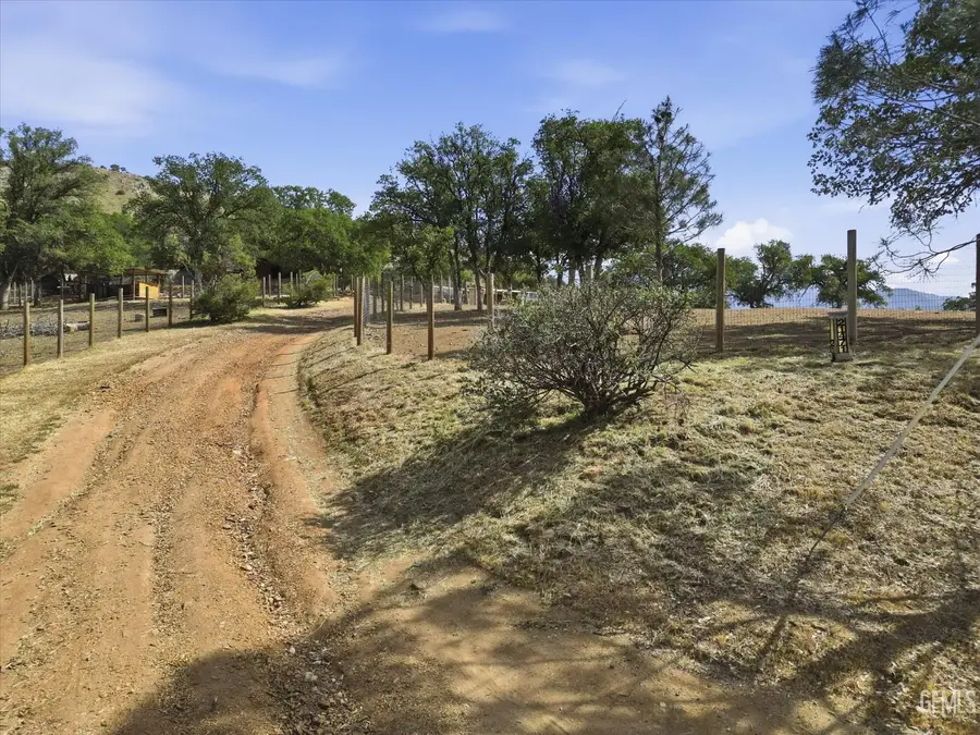 21471 THOMPSON CANYON AVENUE, Caliente, CA 93518 - #2