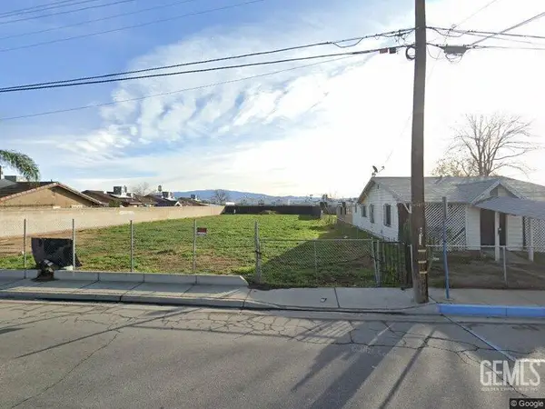 23 CLYDE STREET, Bakersfield, CA 93307