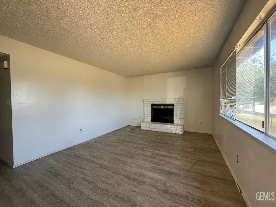 5613 BRIARWOOD LANE, Bakersfield, CA 93309 - #3