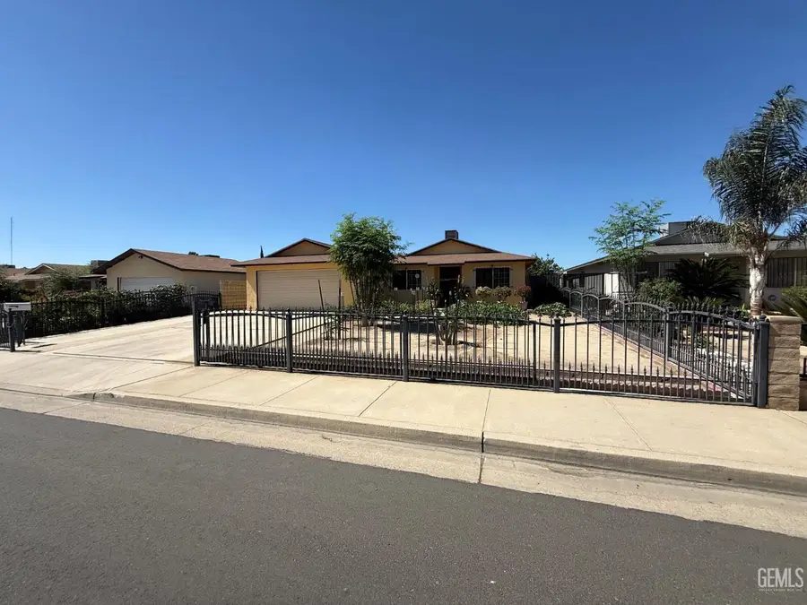 1107 20TH AVENUE, Delano, CA 93215 - #3