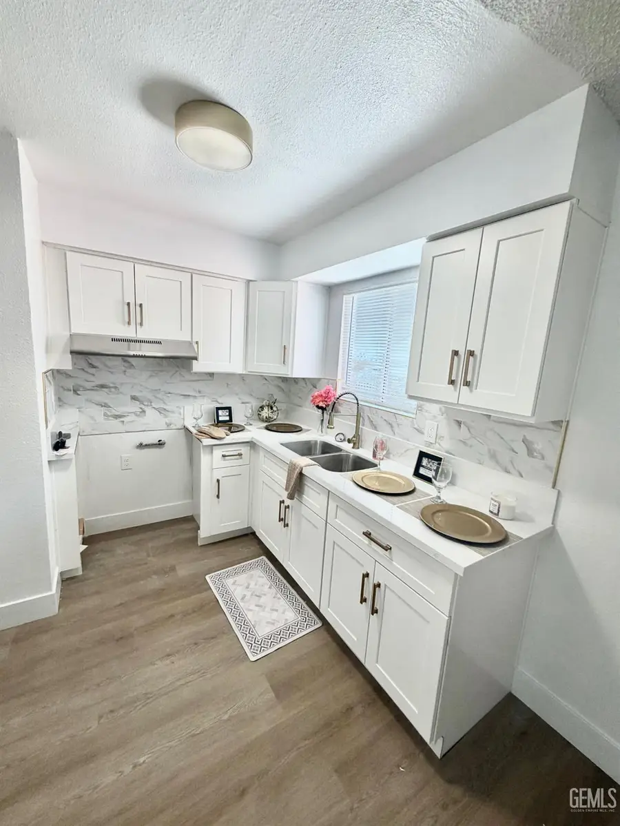 105 12TH AVENUE, Delano, CA 93215 - #3