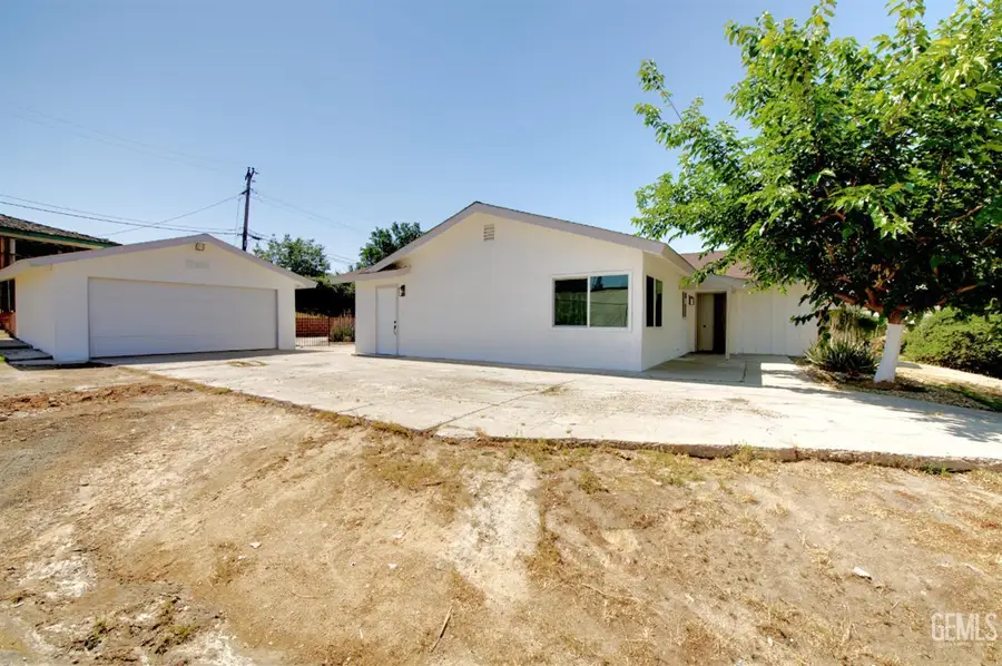 2425 CASTLE DRIVE, Bakersfield, CA 93306 - #3