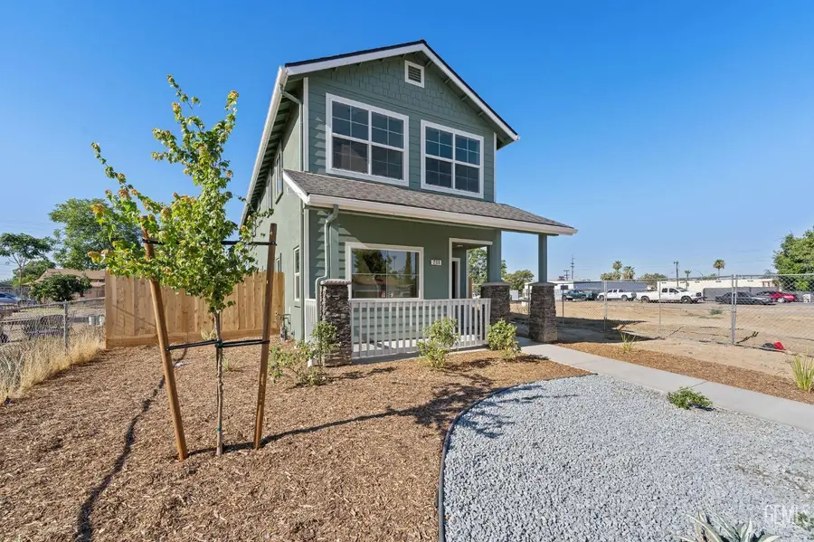 209 E 10TH STREET, Bakersfield, CA 93307 - #3