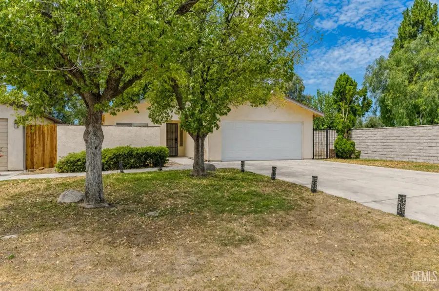 3000 VERDANT, Bakersfield, CA 93309 - #3