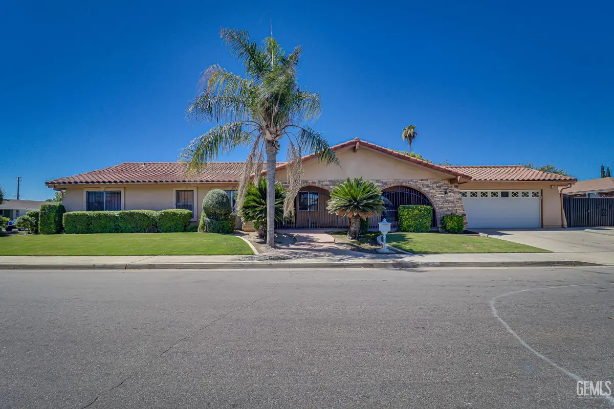 2101 S JULIAN AVENUE, Bakersfield, CA 93304 - #1