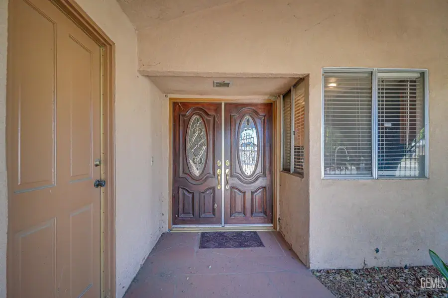 2101 S JULIAN AVENUE, Bakersfield, CA 93304 - #3