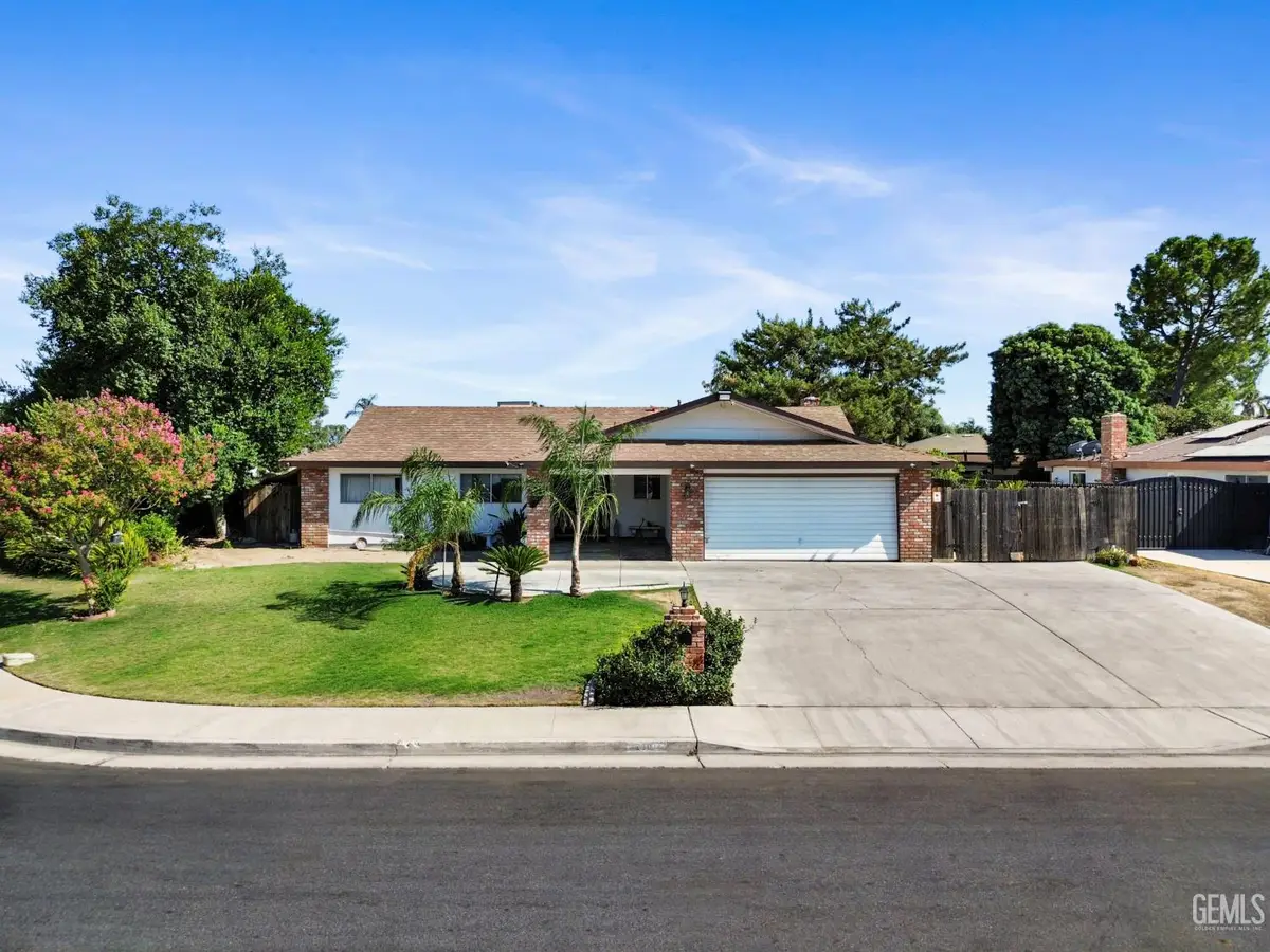 2304 BLADEN STREET, Bakersfield, CA 93309 - #1
