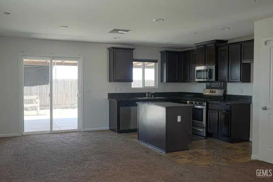 5725 WINNIPEG DRIVE, Bakersfield, CA 93313 - #3