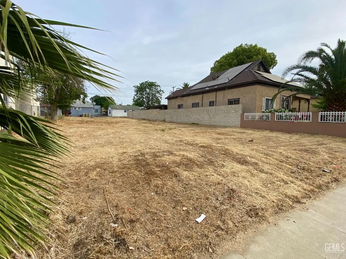 724 OREGON STREET, Bakersfield, CA 93305 - #1