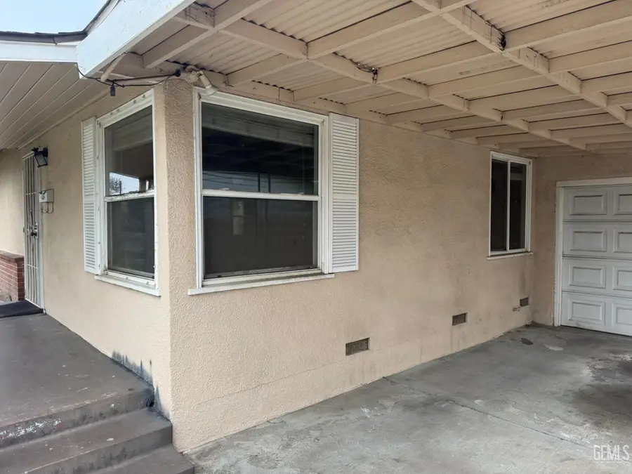 514 W CORNELL AVENUE, Fresno, CA 93705 - #3