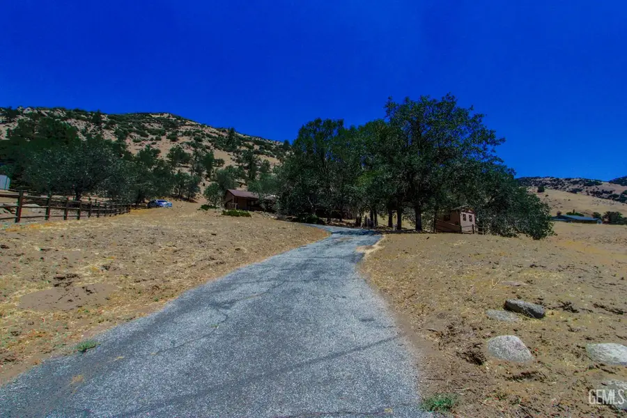 25441 BEAR VALLEY ROAD, Tehachapi, CA 93561 - #2