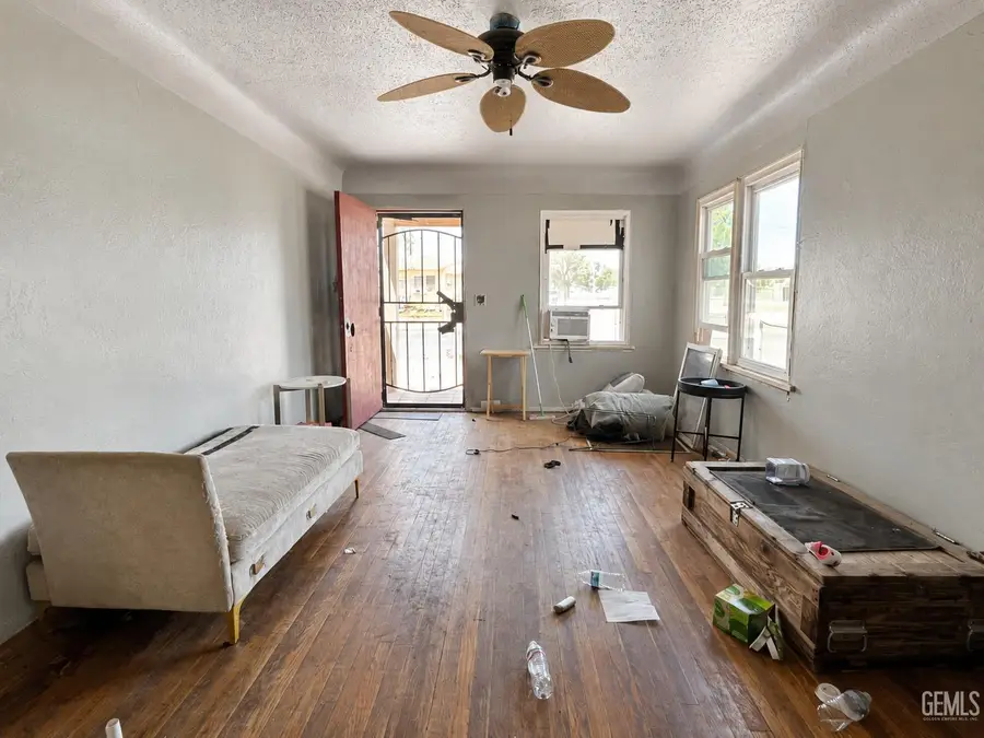 301 MINNER AVENUE, Bakersfield, CA 93308 - #3