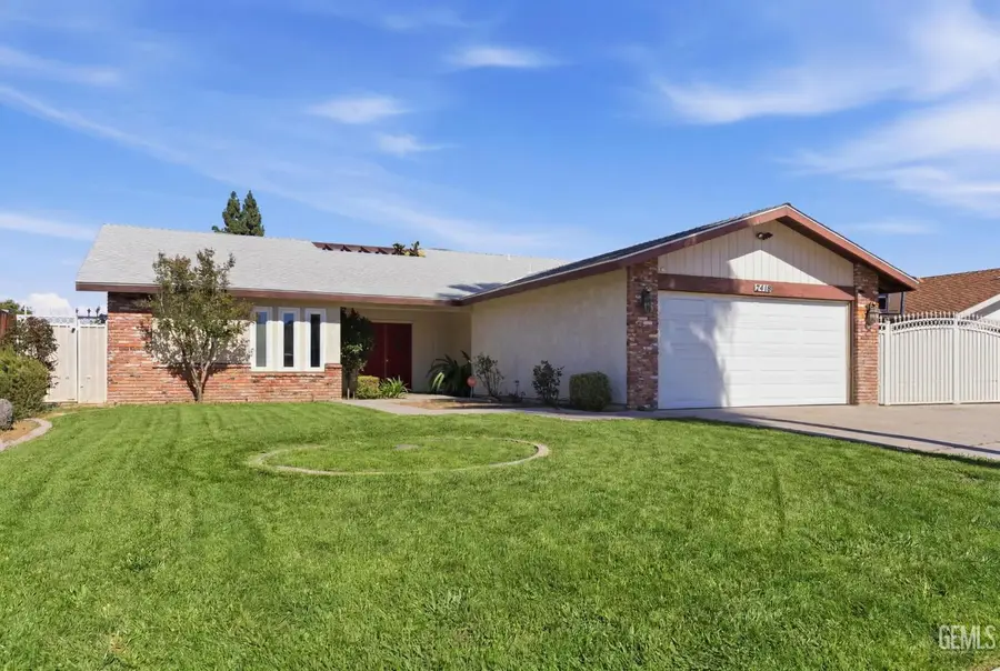 2418 PINON SPRIGS, Bakersfield, CA 93309 - #2
